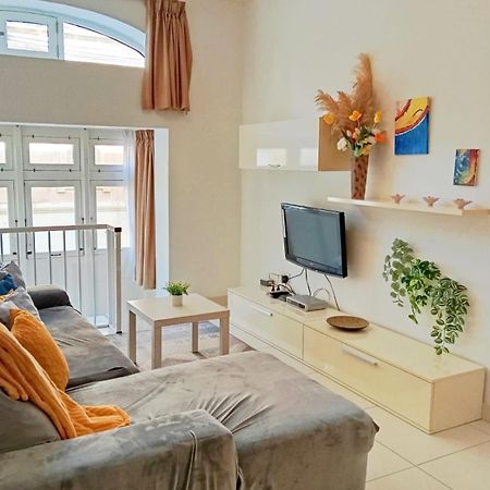 Modern Apartment In The Heart Of Sliema Steps From The Seafront Buitenkant foto